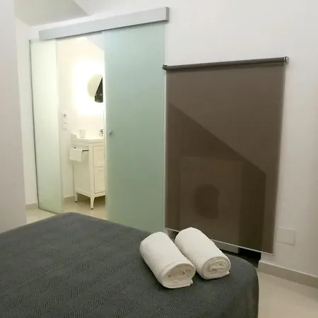 Apartamento Super Sótano En Playa Canteras ! ! *
